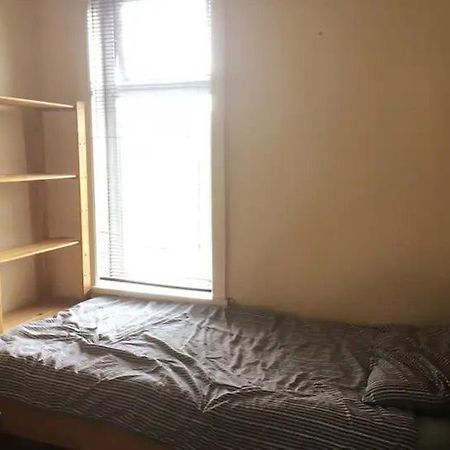 Single Room - Town & University Nearby, 24H Bus, Airport-Linked Манчестер Экстерьер фото