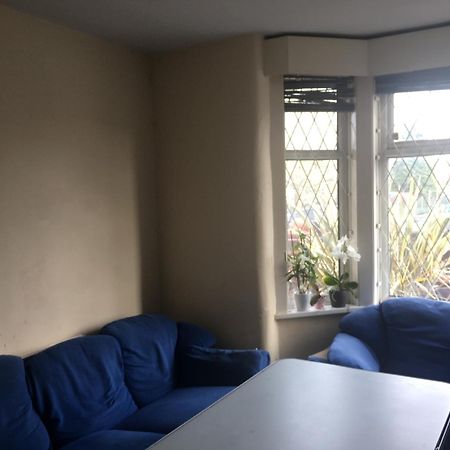 Single Room - Town & University Nearby, 24H Bus, Airport-Linked Манчестер Экстерьер фото