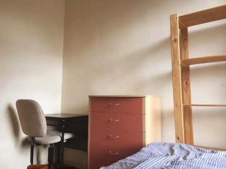 Single Room - Town & University Nearby, 24H Bus, Airport-Linked Манчестер Экстерьер фото