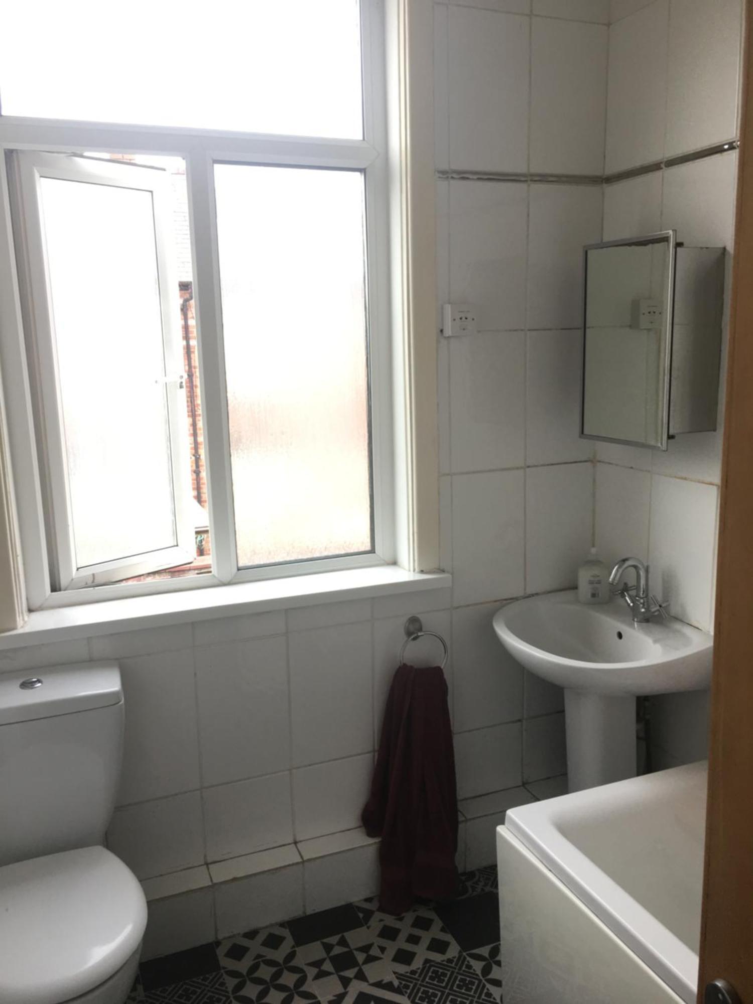 Single Room - Town & University Nearby, 24H Bus, Airport-Linked Манчестер Экстерьер фото